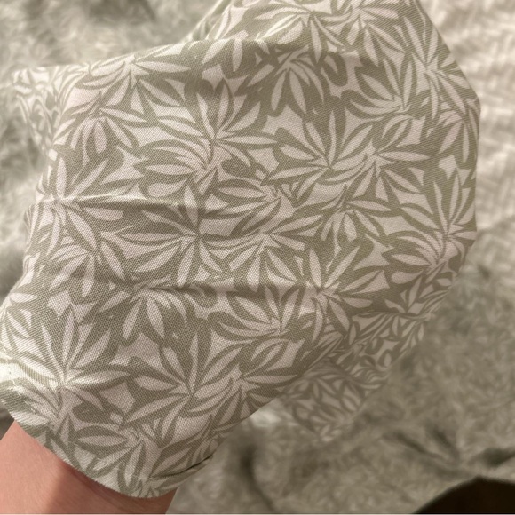 Colin's light green floral skirt with buttons (XS) - Picture 8 of 8